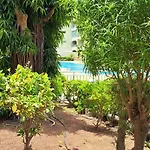 Casa Ella 아파트
